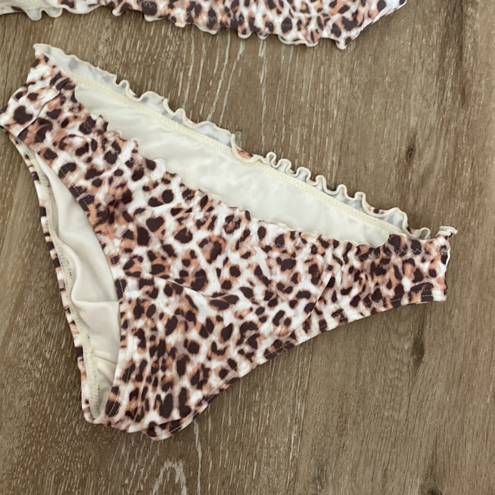 O’Neil girls cheetah print ruffled bikini size 7. - Picture 5 of 5